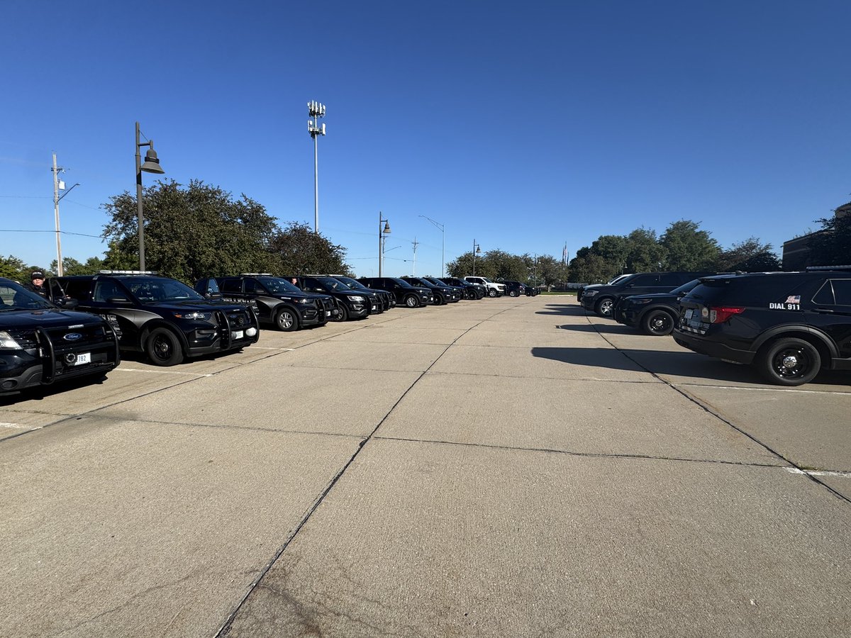 Sgt. Sean Vest BPD (@sgtvest) on Twitter photo 20 extra officers from the <a href="/SarpySheriff/">Sarpy County Sheriff's Office</a> , <a href="/papillionpolice/">Papillion Police</a> , <a href="/lavistapolice/">La Vista Police</a> and <a href="/BellevuePolice/">Bellevue Police</a> are heading out today for a county wide traffic task force. 20 extra officers from the <a href="/SarpySheriff/">Sarpy County Sheriff's Office</a> , <a href="/papillionpolice/">Papillion Police</a> , <a href="/lavistapolice/">La Vista Police</a> and <a href="/BellevuePolice/">Bellevue Police</a> are heading out today for a county wide traffic task force.