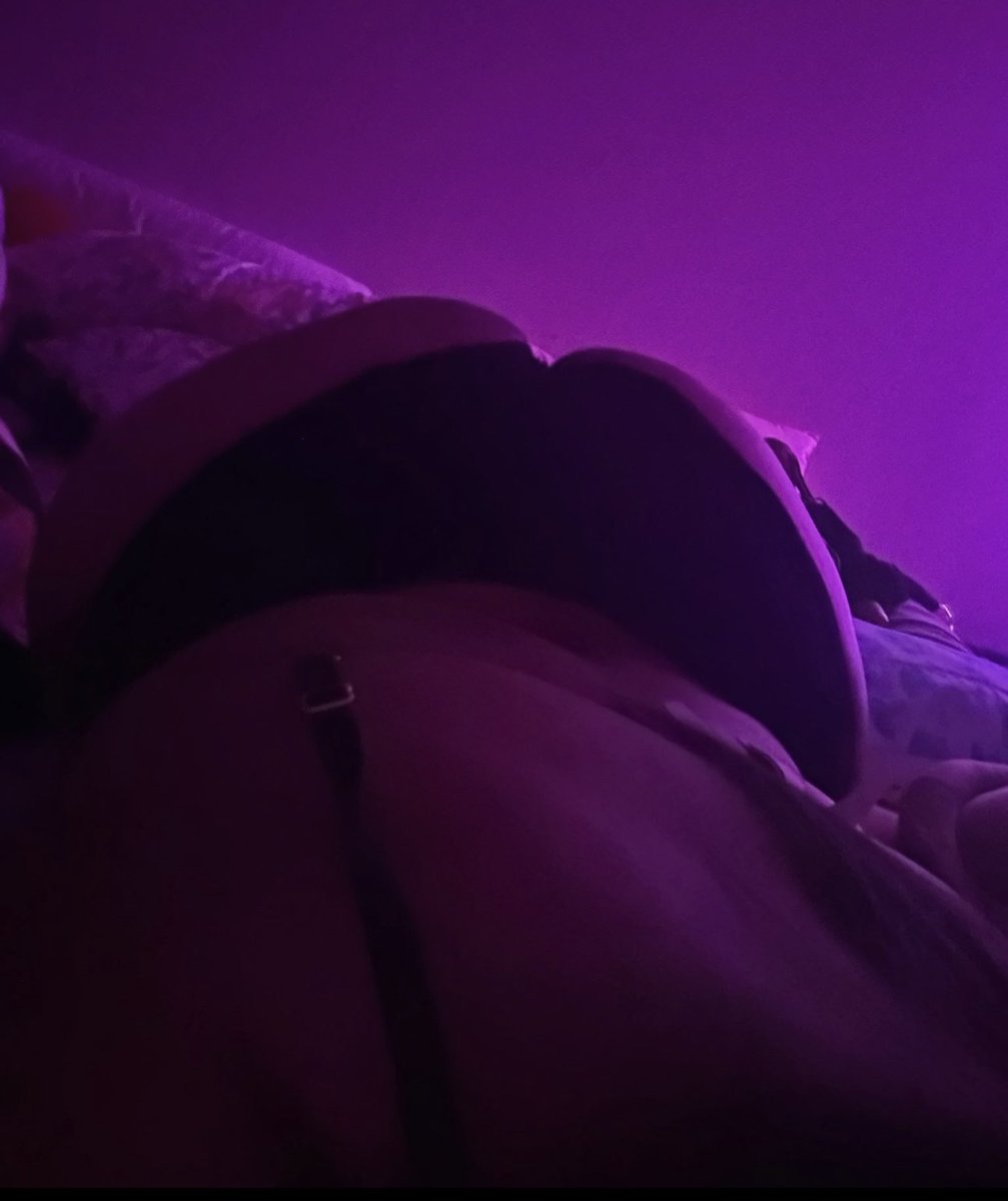 _mxnnxe_00's tweet photo. ~updating pinned~

☁️Minnie
☁️Blasian
☁️She/her
☁️21
☁️BBW/Chubby
☁️not new to #nsfwtwt 
☁️Open to all ♥︎
🔞🔞MDNI 🔞🔞
☁️DMs open 24/7
☁️ living in San Diego

~♡︎ or ↺ to be Mutuals~
#nsfwtwt #bbw #moots #nsfw https://t.co/2VlXeTpKds