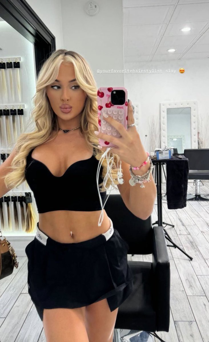 having a great morning session of pampering for a little message i have for <a href="/MissAmericaReal/">Miss America</a> for her poor little sister

don’t worry, i won’t say anything bad but I can’t promise you it wont trigger your moral high ground hoe lmaooo #LIVEWIRE 

also <a href="/kingcoreyblack/">𝗫𝗫𝗫𝗫𝗫 𝗫𝗫𝗫𝗫𝗫</a> loves me ✨✨