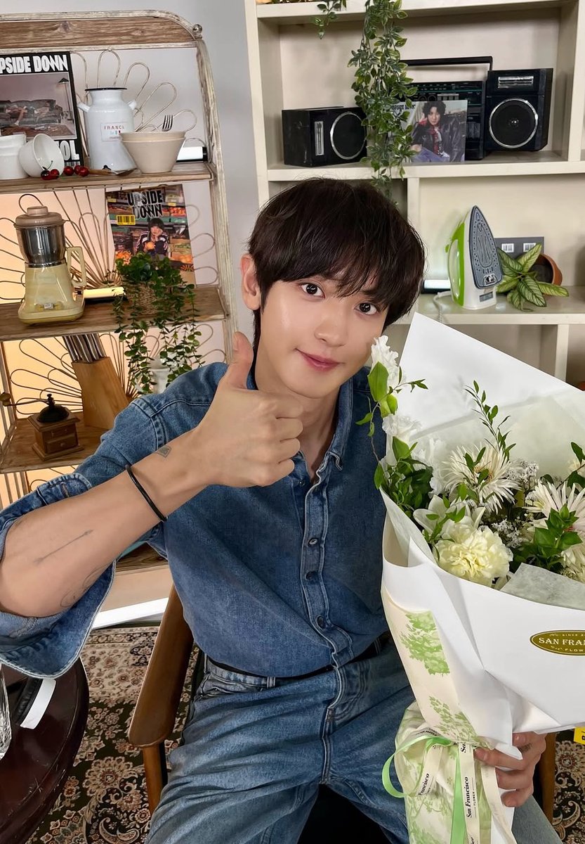 𝙖𝙣𝙣𝙮 tweet media