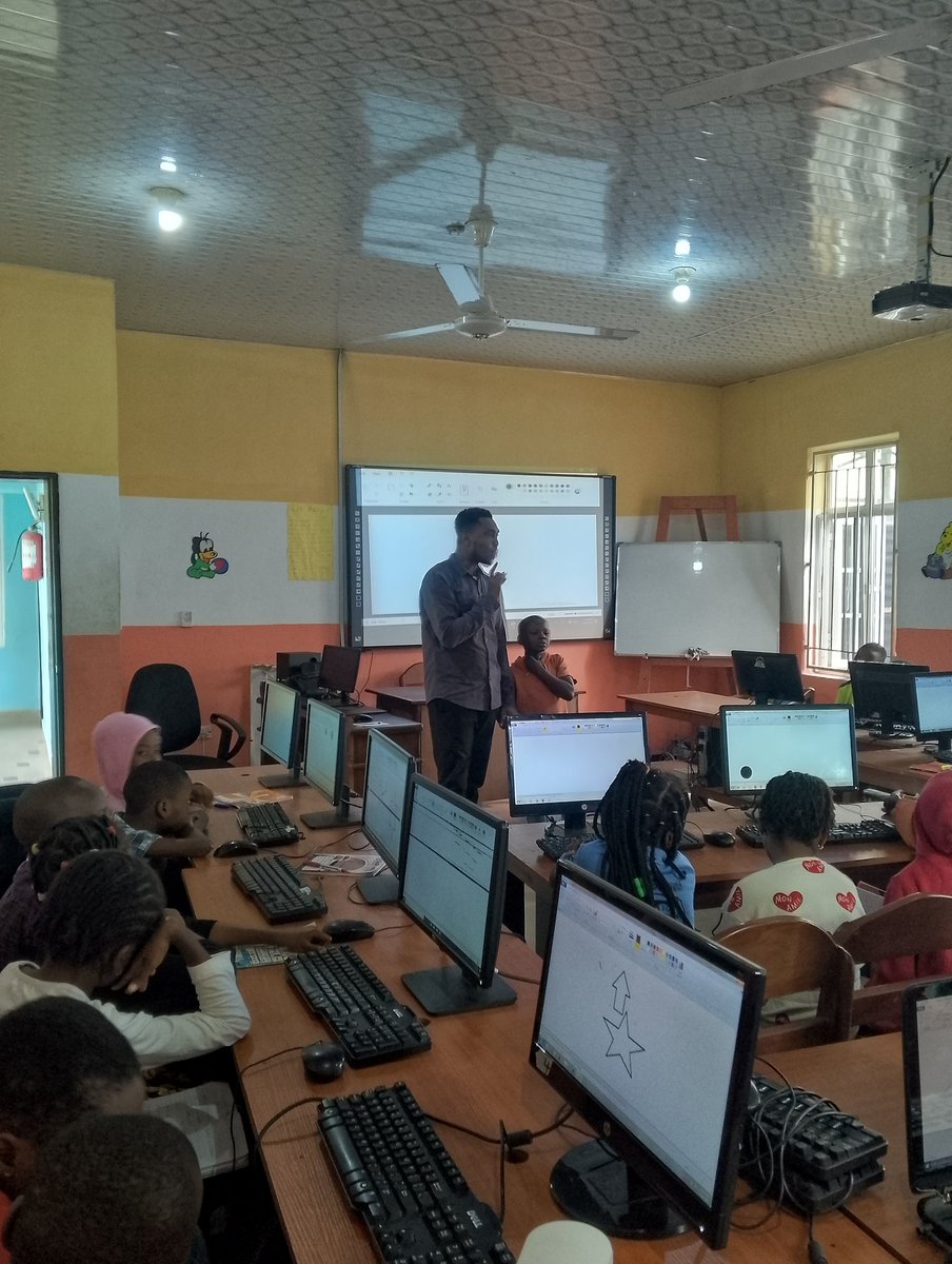 Images from today Kids Tech Summer Camp ❣️ that is me taking my time to tech the kids. That is the sacrifice we pay for the love of Defi 💞