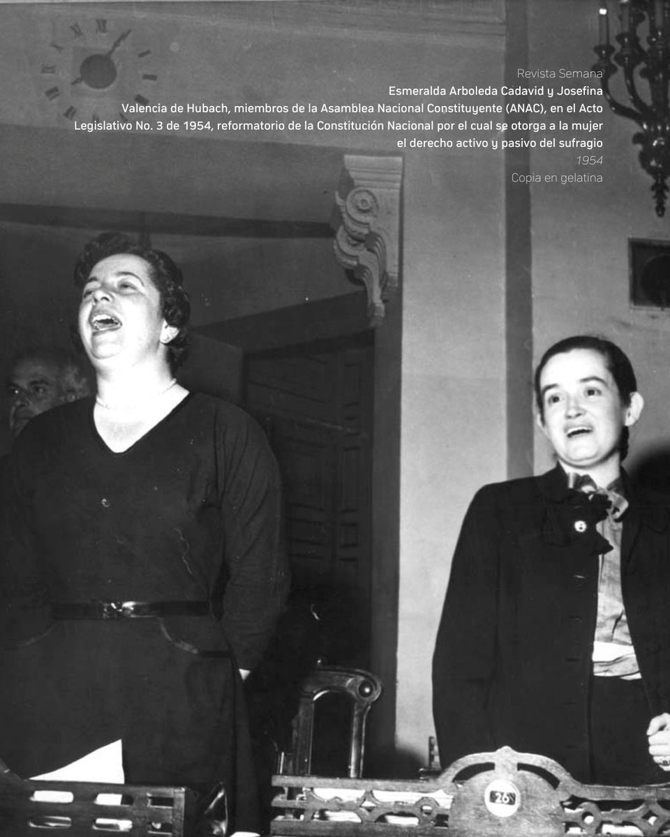 📸 Un día como hoy, pero en 1954, las mujeres colombianas lograron la aprobación de su derecho al voto.

En el Capitolio Nacional Josefina Valencia y Esmeralda Arboleda defendieron la necesidad de aprobar el voto femenino en 🇨🇴. El resultado fue contundente: 60 votos a favor.
🧵