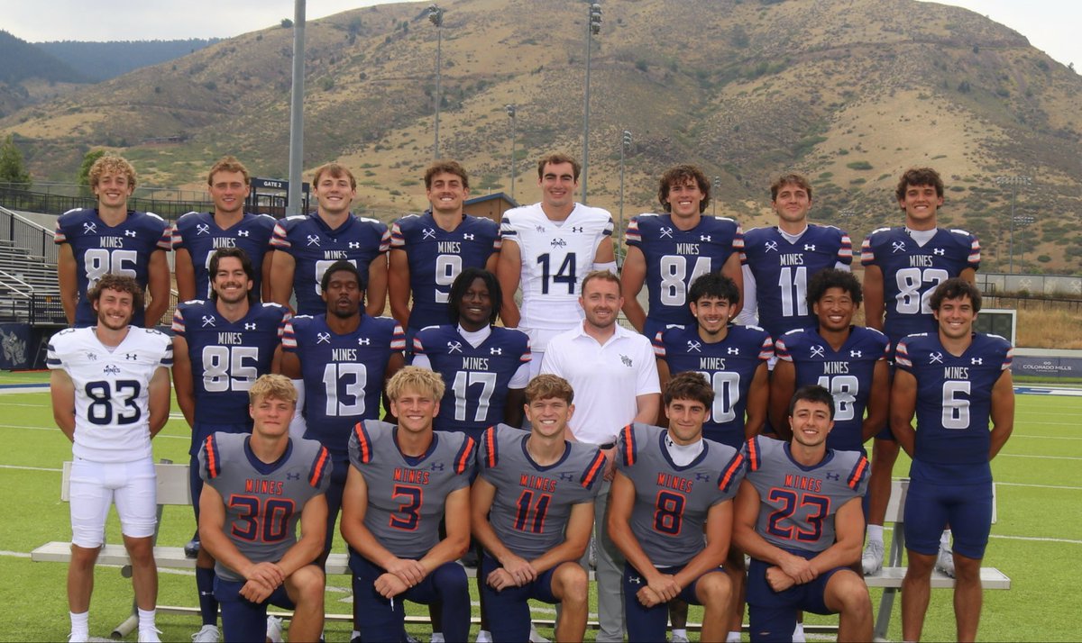 coachCwilson02's tweet image. 2025 Mines WR room ⚒️ #HelluvaEngineer