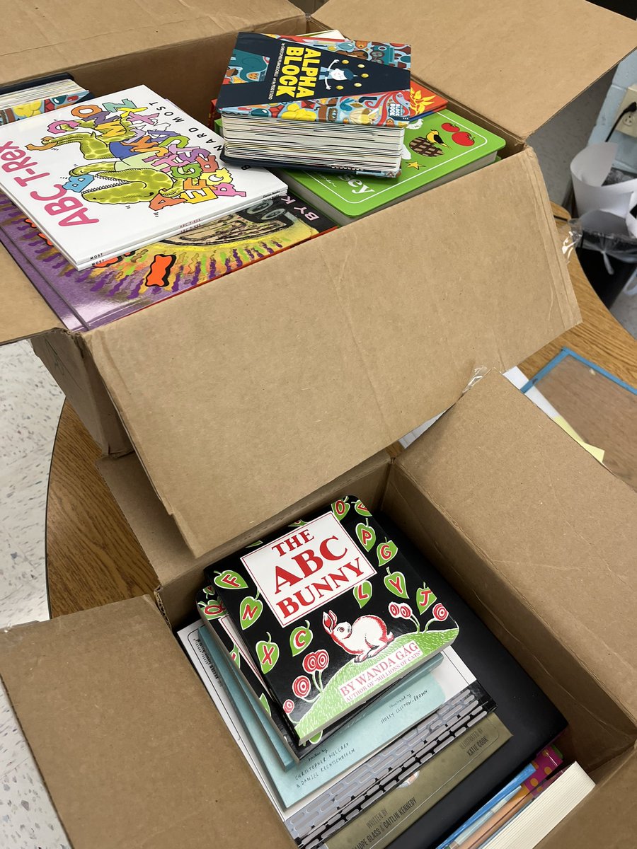 So thankful to work in a district that supports emergent readers📚 Such a nice delivery👏🏼 <a href="/MTL_Super/">Dr. George J. Rafferty</a> <a href="/MTL_ECEDirector/">James DeSimone</a>