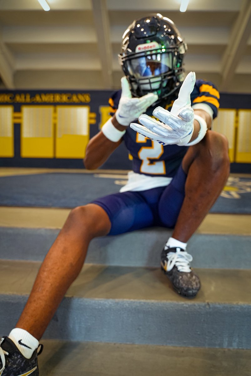 Certain topics not even a debate yall just be wanting something to talk about …. #UPNOW⚡️ #UPREP‼️#WR1💥 <a href="/UprepFball/">UPREP Football (Roc.)</a>