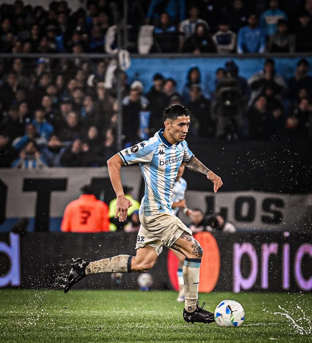 🚨¡ATENCIÓN!🚨

Parte médico 🏥 

A Santiago Solari se le realizaron estudios que dieron como resultado un traumatismo en la cara lateral de la rodilla derecha, lo que ocasionó una compresión del nervio ciático popliteo externo. Será reevaluado este martes.

Info: <a href="/RacingClub/">Racing Club</a>