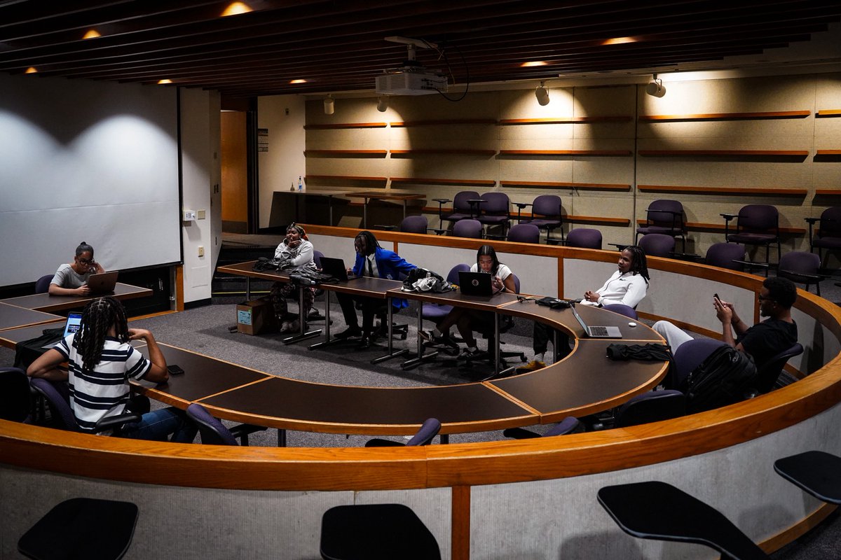 School starts today, but your executive board has been hard at work all summer to bring you the best year of NABJ so far!

Welcome back. Let’s get to work!
#college #firstday #nabj