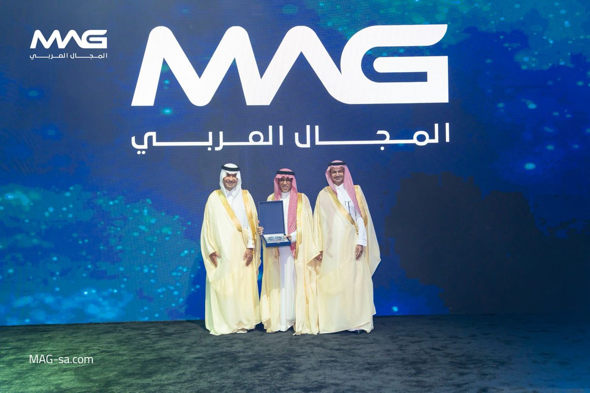 على أرض المؤتمر والمعرض الدولي لإدارة المرافق 2025، تُوّج دورنا كشريك استراتيجي بتكريمٍ مِن معالي وزير البلديات والإسكان 🤍 

At #SFMAEXPO 2025, our role as a strategic partner was crowned with an honor from Minister of Municipalities and Housing 🤍 

#MAG | #المجال_العربي