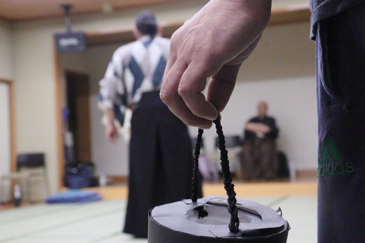 #雪平月之介物語
#ゆきすけ
#同心日誌

8/25(月)
今日はお知らせがあるぜ。
開演10分前に、約5分間の寸劇風前説を実施します。タイトルは…

ﾄﾞｰﾝ
いげた屋余興
『雪平月之介物語~火炎のもへじ~』

【あらすじ】