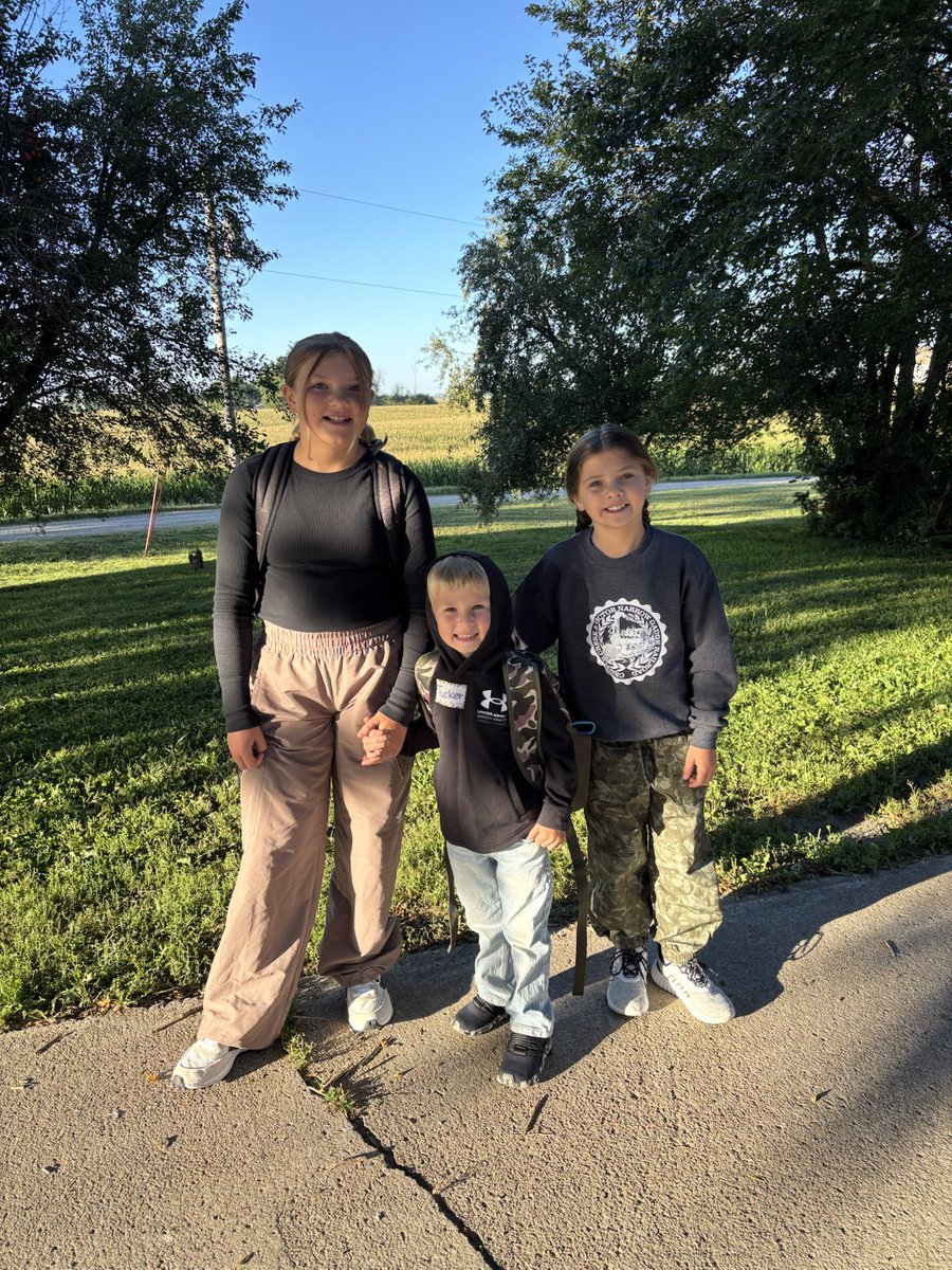JordanBranstad's tweet photo. First day of school. I hope the school is ready for the youngest one. https://t.co/owVKmsWERK