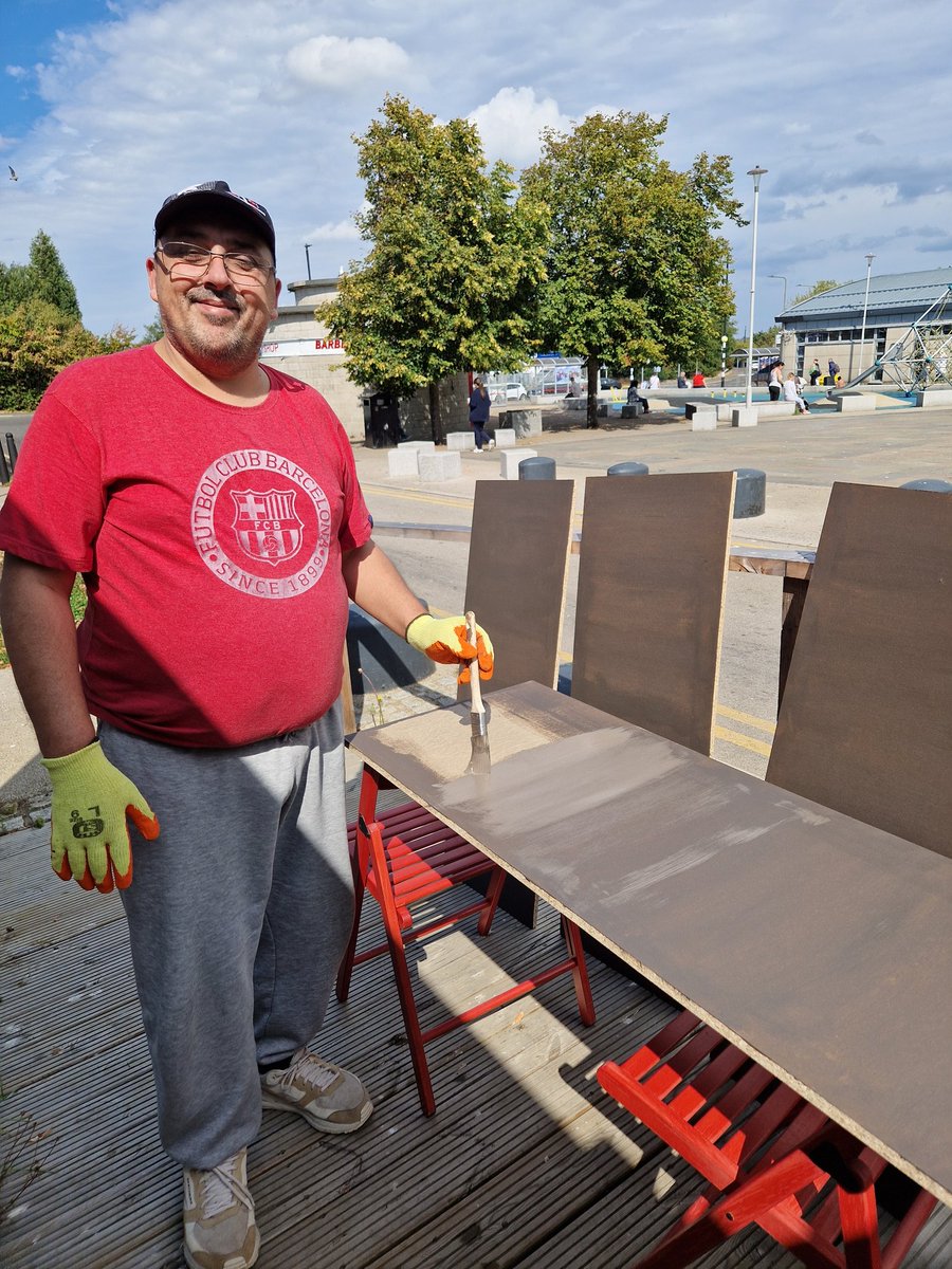 WesterHailesCT's tweet image. Big thanks to Thomas (Edinburgh Tool Library) & local resident Simone for helping us get shelves up! 🙌
Next: tools delivered, logged in & ready for booking. Our community Tool Library is nearly open 🛠️🌱
#WesterHailes #CommunityPower #ToolLibrary