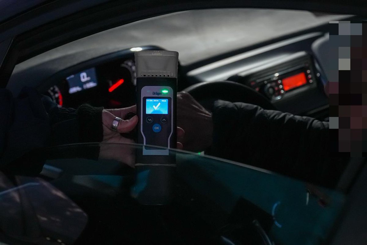 ¡Alcohol cero al volante para evitar siniestros y muertes! 

Mirá los resultados de los controles del fin de semana junto a <a href="/TransportePBA/">Ministerio de Transporte</a>👇🏻

1667 🚙 fiscalizados 
1645 negativos ✅
22 positivos ❌
1,30% de positividad 📉

#AlcoholCeroEnAUBASA