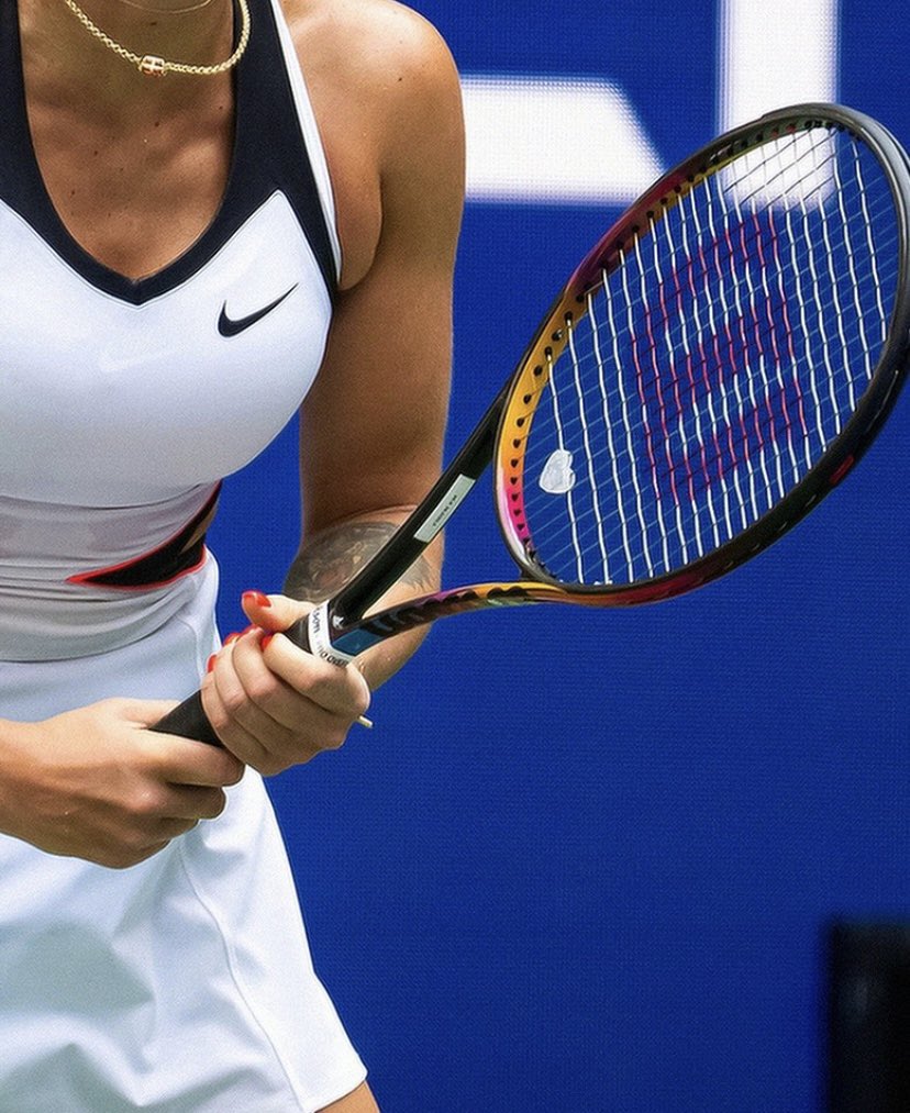 RottenKnee23's tweet image. Aryna’s custom Wilson Blade, designed by her. 

#Sabalenka ❤️🐯 #WilsonTennis #USOpen