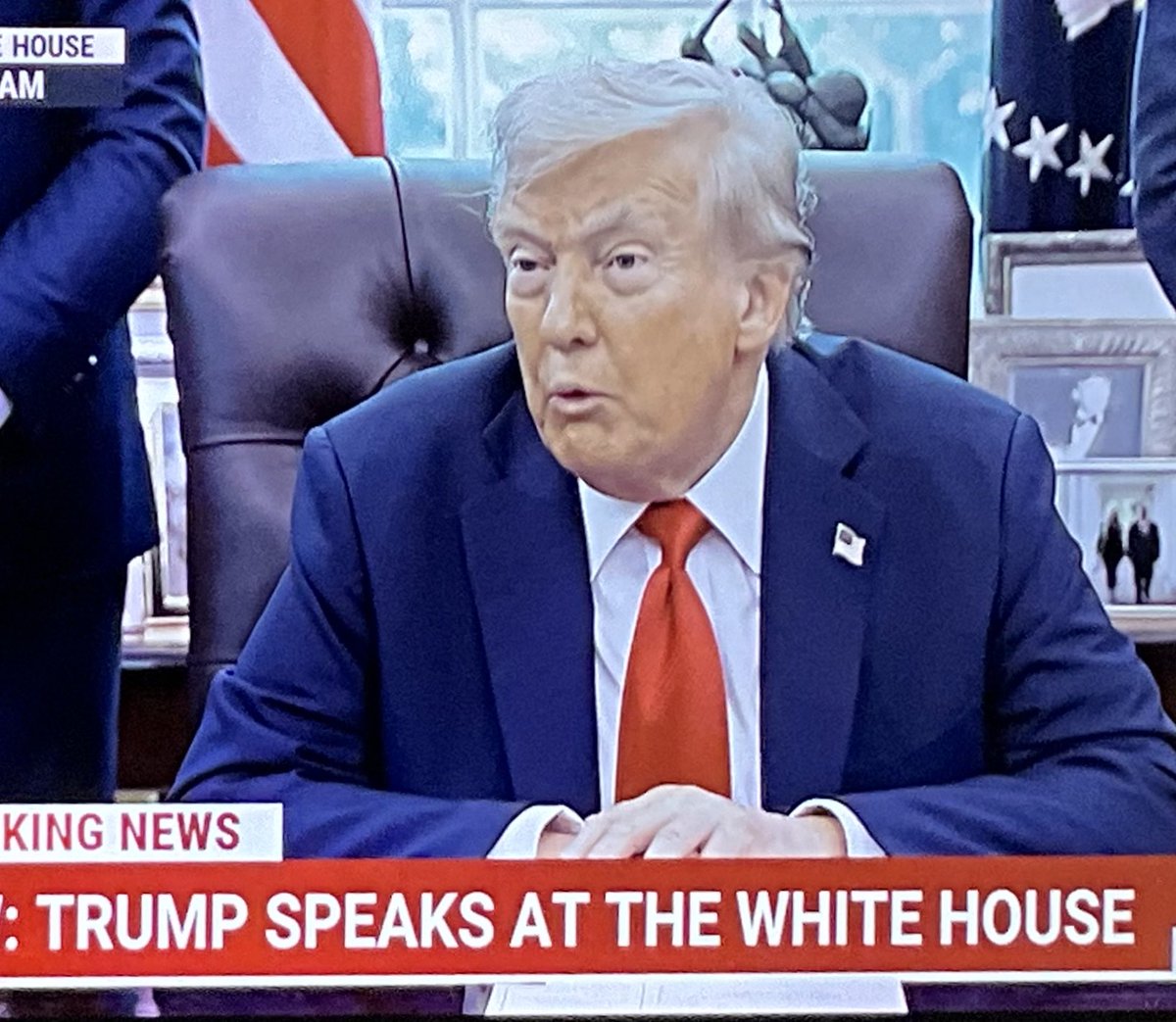 Jim Stewartson, Antifascist π¨π¦πΊπ¦π΄ββ οΈπΊπΈ (@jimstewartson) on Twitter photo Many people are saying Donald Trump is dying. Many people are saying Donald Trump is dying.