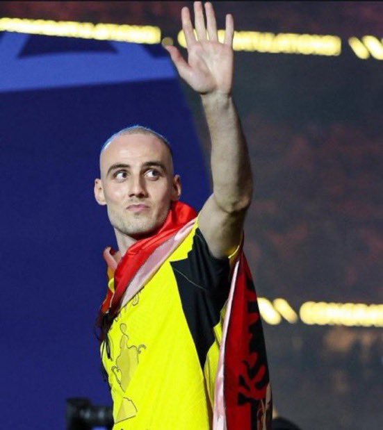 تخيل ان قرار مثل قرار المواليد يتم توضيحه بعد 36 يوم ؟
يعني الهلال جلب نونيز واليوم اعلنوا القرار ان ليوناردو لايسجل
الاتحاد بيشيل ميتاي اجباري بسبب القرار ايضاً 

الفتره لها اكثر من شهر والان قربت تغلق كارثه والله