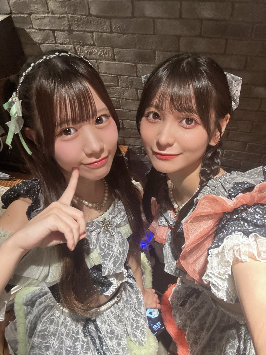 最近こっちゃんが
「スターライトステージ」の煽りで

"ご一緒に〜〜！"
って言ってるのが好きすぎてツボ🏺

((皆に手を振ってほしいんだよね))

あと、鬼龍院さんリスペクトらしくて
さらにツボ(すんばらしい)🏺

やっぱり大柄の原点は鬼龍院翔さんなんだ…ってなったよ
