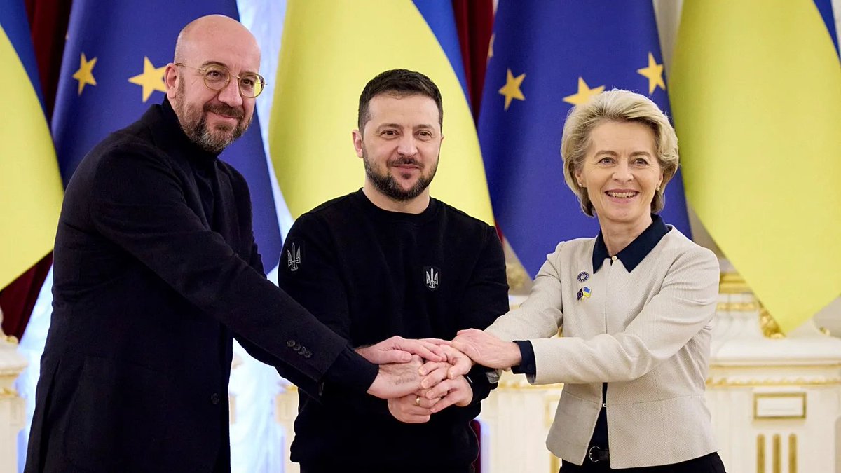 🇺🇦🇪🇺🇺🇸

Volodymyr Zelensky espère que les pays européens fourniront chaque mois 1 milliard de dollars à l'Ukraine pour l'achat d'armements américains.