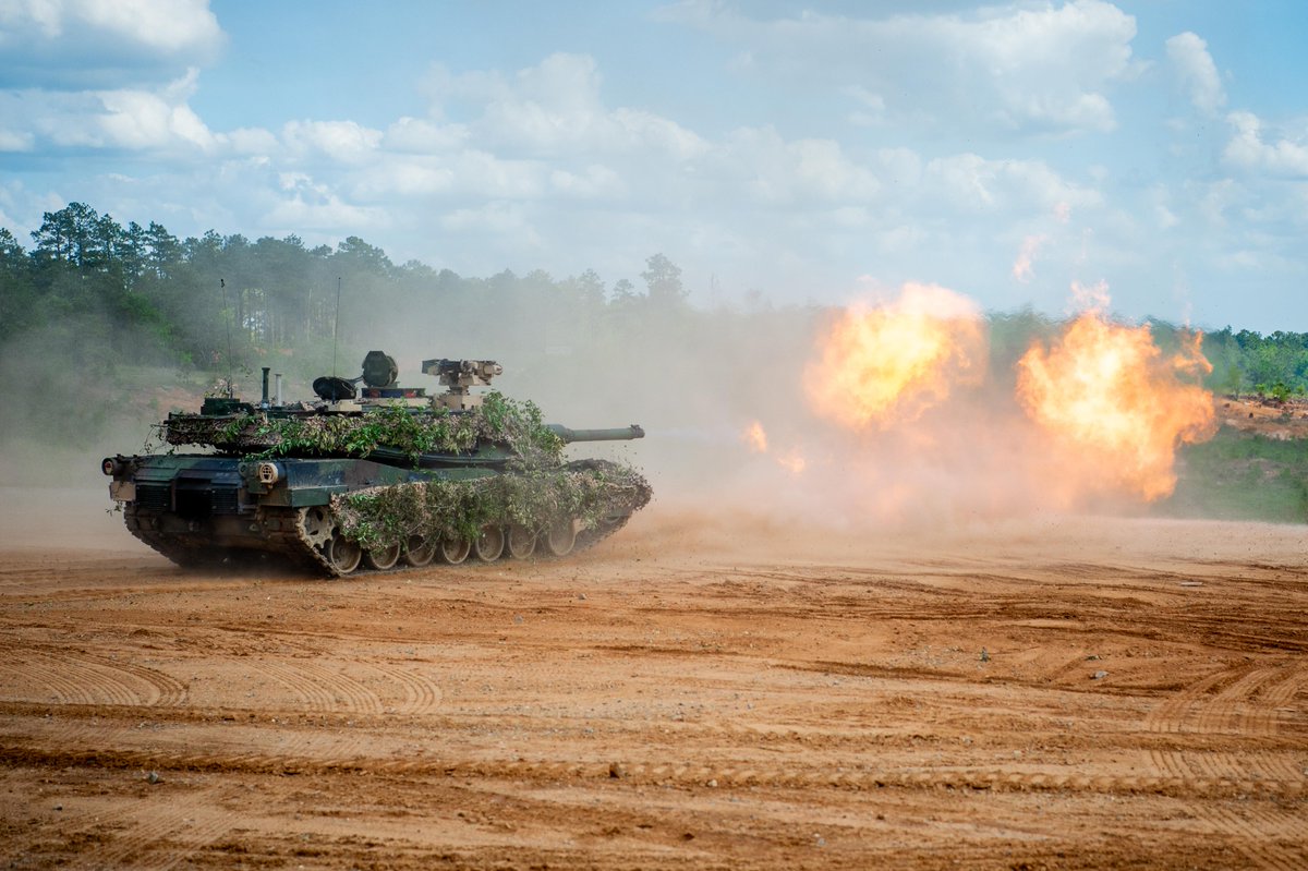 MCoEFortBenning's tweet image. Don't just face the week; roll into it with 1,500 horsepower.
.
.
.
#Tanks #M1 #armor
(U.S. Army photo by Patrick A. Albright)