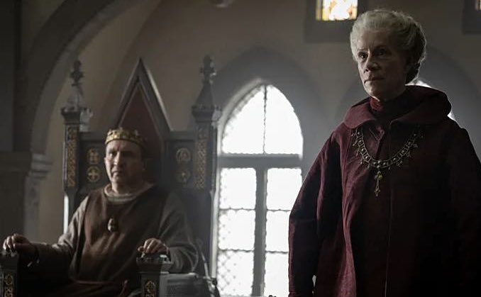 MadzArc's tweet image. #KingAndConqueror 

حلقة أولى رائعة يا ناس شدتني من أول مشهد لآخر لحظة بدون ما أحس بالوقت دسمة ومليانة تفاصيل ممتعة بإخراج متقن وأجواء آسرة ،الشخصيات واضح مكتوبة بعناية وأداء الممثلين مبهر العمل يحمل بوادر قوية تثبت أننا مقبلين على عمل عظيم وممكن يكون من أقوى المسلسلات هذا العام.