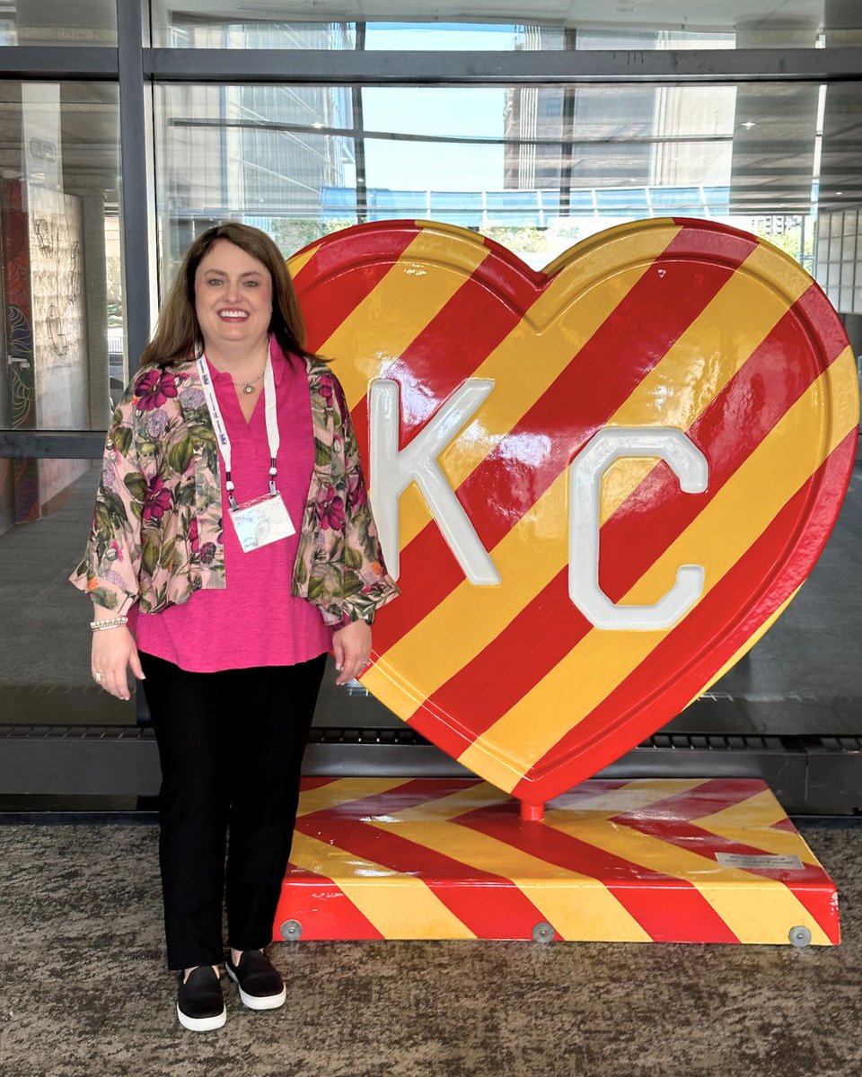 TheVETRecruiter's tweet image. That’s a wrap on Fetch dvm360 in Kansas City! 🐾 
👉  Next stop: Animal Health Corridor! 

#Fetchdvm360 #AnimalHealth #VeterinaryProfession #KansasCity