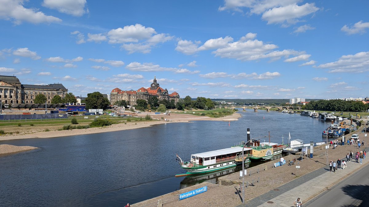 The river Elbe in Dresden, a scene from today's walk.