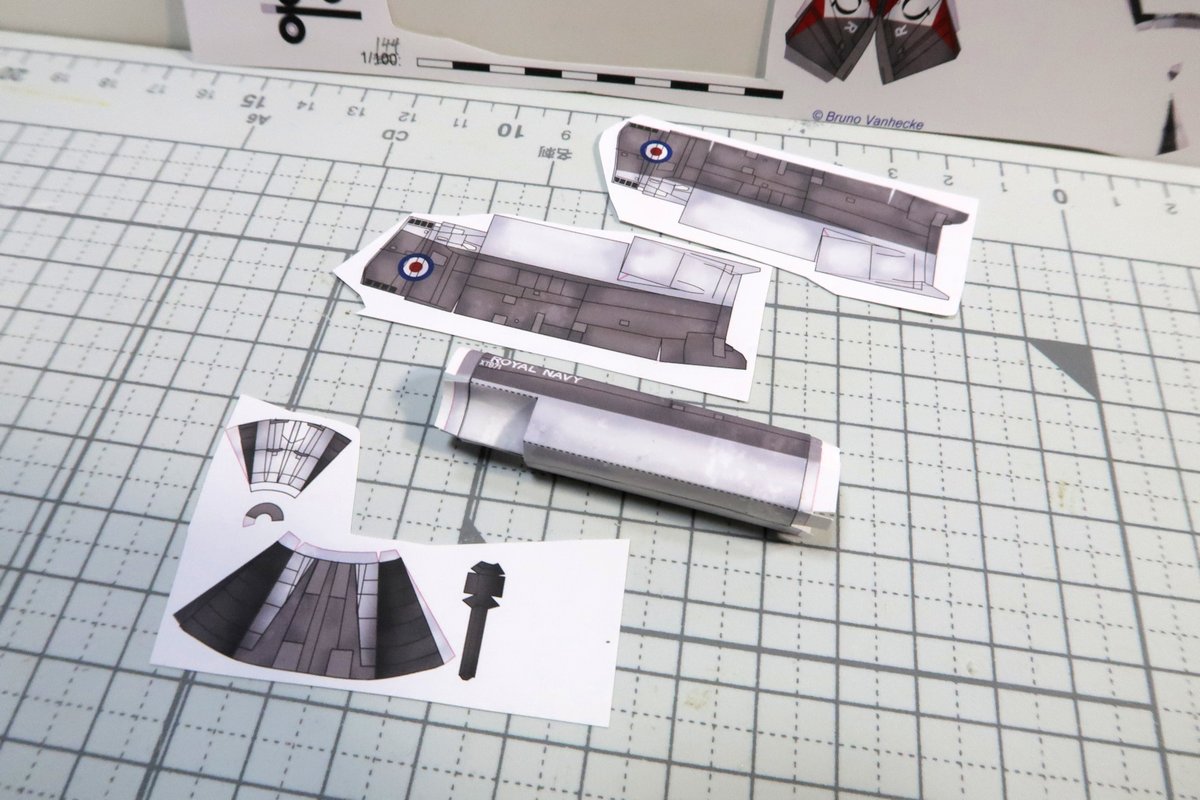 #ペーパークラフト
McDonnell F-4K Phantom II RN
(scissors and Planes 1712) 1:144
スペイファントム、今日は左右インテークとテイルブームを作成
ファントムらしくなってきました