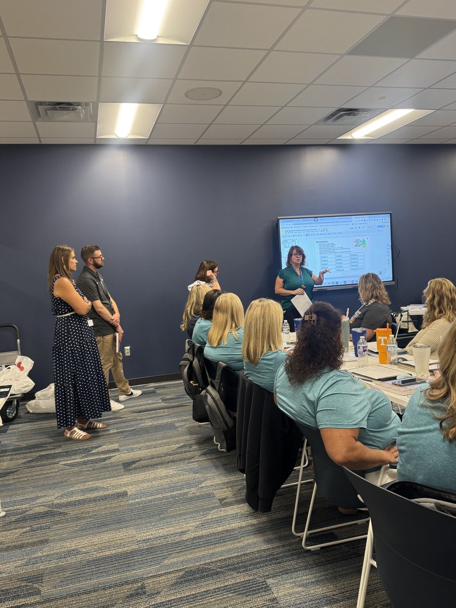 CPSProfDev's tweet image. 🚀 Our Success Coaches recently partnered with CVA teachers to dive into EduProtocols, student-centered strategies that boost engagement.
💡 Teachers explored ways to increase creativity, collaboration, and critical thinking in the virtual classroom.
#GrowWithCPSPOD