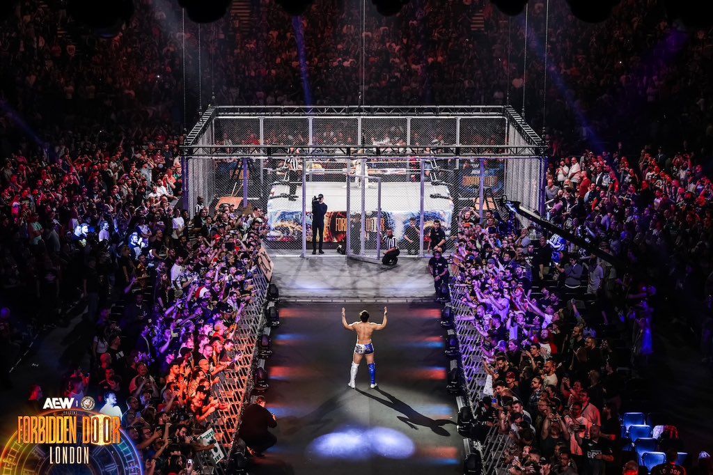 RyanLoco's tweet image. Madness in London last night || 📸 for @AEW #ForbiddenDoor