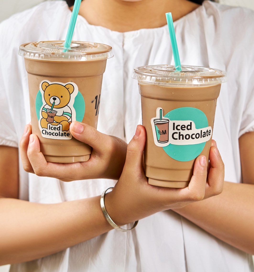 رجعنا للجد والاجتهاد 🎒📚
بس ما نقدر نبدأ بدون جرعة تشوكلت 😉🍫

ردّ على هذا البوست بأكثر مادة تحبها وأبشر بـ آيسد تشوكلت من #نصّك_الثاني 😋🤍