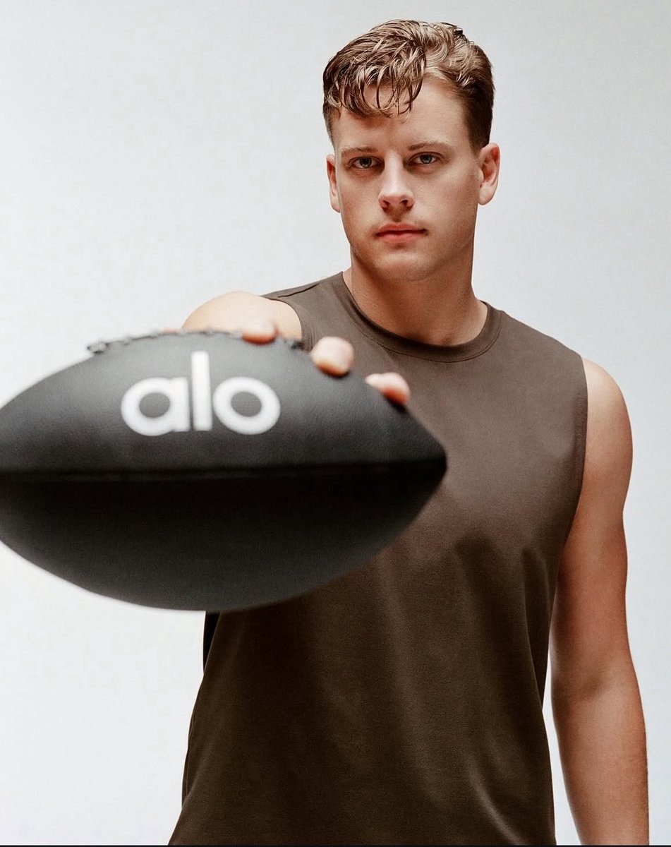 jburrowupdate's tweet photo. joe in a new campaign for alo (8/25) https://t.co/GHOeFc7dbJ