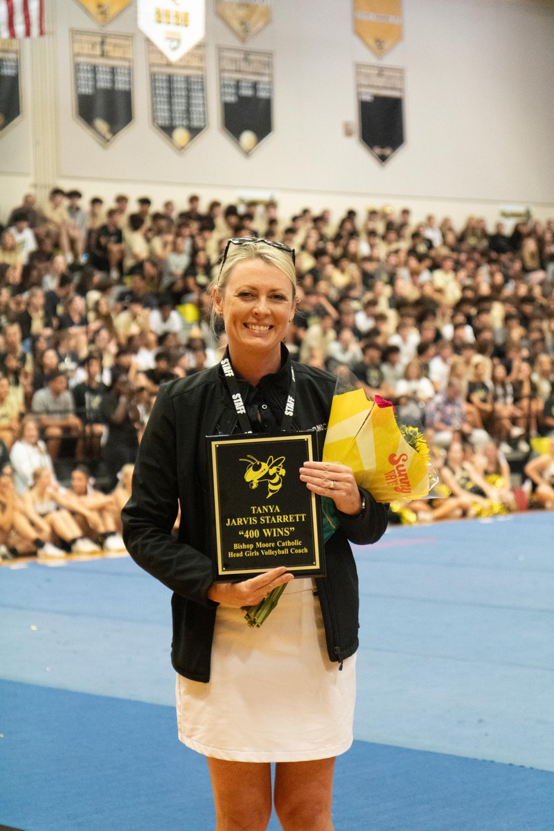 HornetGVB's tweet photo. Congratulations to Coach Tanya Jarvis Starrett ’01 on achieving an incredible milestone of 400 career wins! Your dedication, leadership, and passion have not only built a remarkable program but also changed the lives of countless student-athletes along the way!
#BMCVolleyball https://t.co/1msDPXNA9f