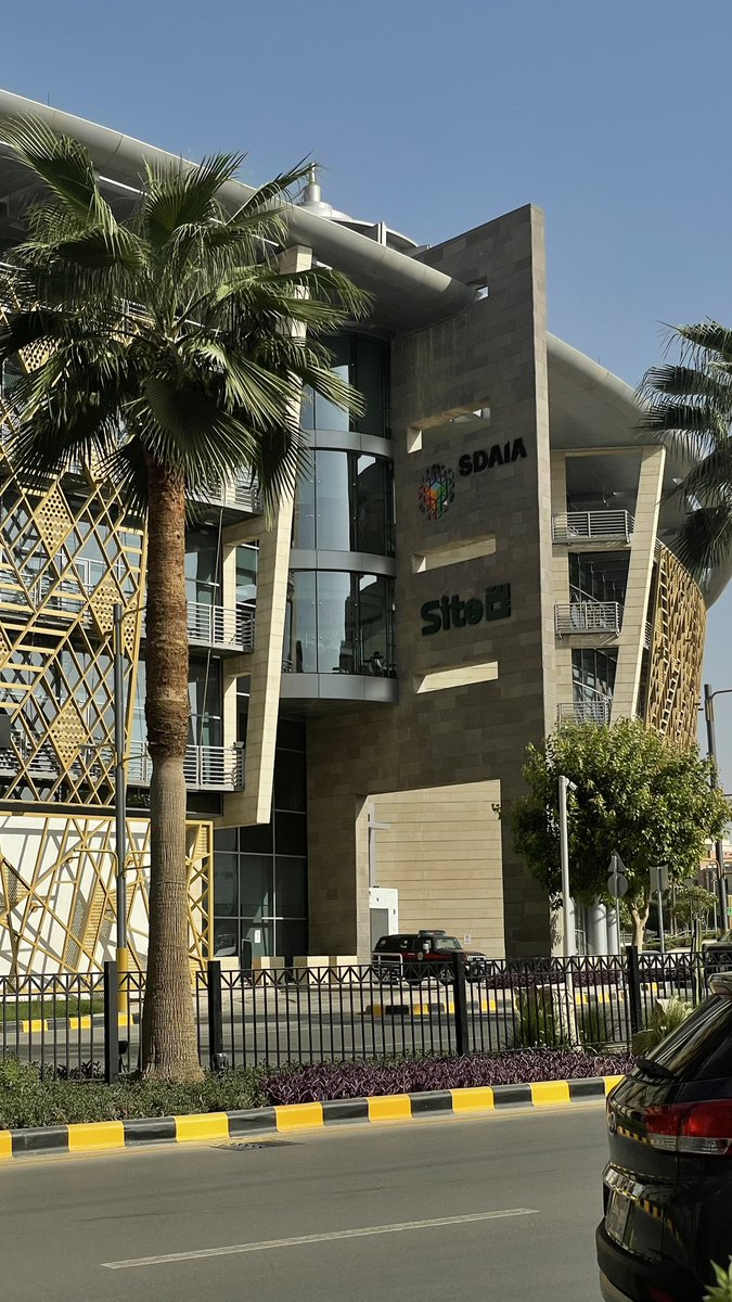 انتهت رحلتي التدريبية في <a href="/SDAIA_SA/">SDAIA</a> 
تجربة فوووق الخيال 🤯
أنا قبل …مو مثل بعد!!!
تحوّلت ل super developer🚀
ممتنه لفريق <a href="/EhsanSA/">منصة إحسان</a> #SDAIA