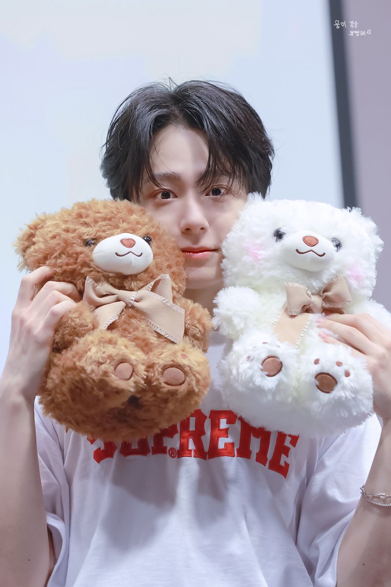 250321 / 250412 #웅이곁을유영해

행복한 순간이 더 가득했으면 좋겠어💗

#ONEUS #원어스 
#환웅 #HWANWOONG
#레이더에_환웅이_생일이_포착되었습니다 
#HAPPY_HWANWOONG_DAY