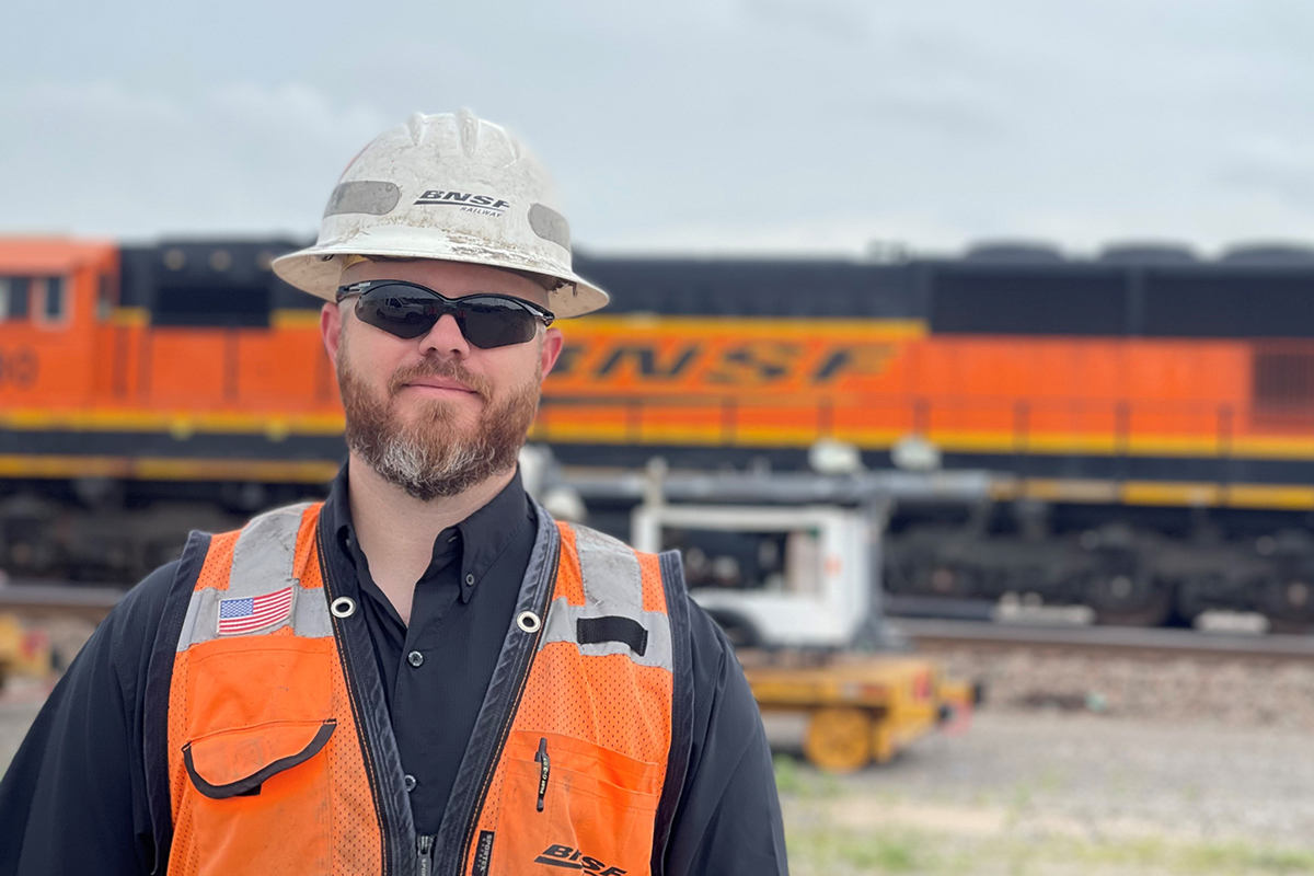 This week we're celebrating the many dedicated and talented people who move America's freight by sharing employee stories! 

Track Supervisor Jesse Cunningham helps keep our rail network safe. Follow along on a typical day with him at bnsf.com/news-media/rai….
 
#FacesofFreight
