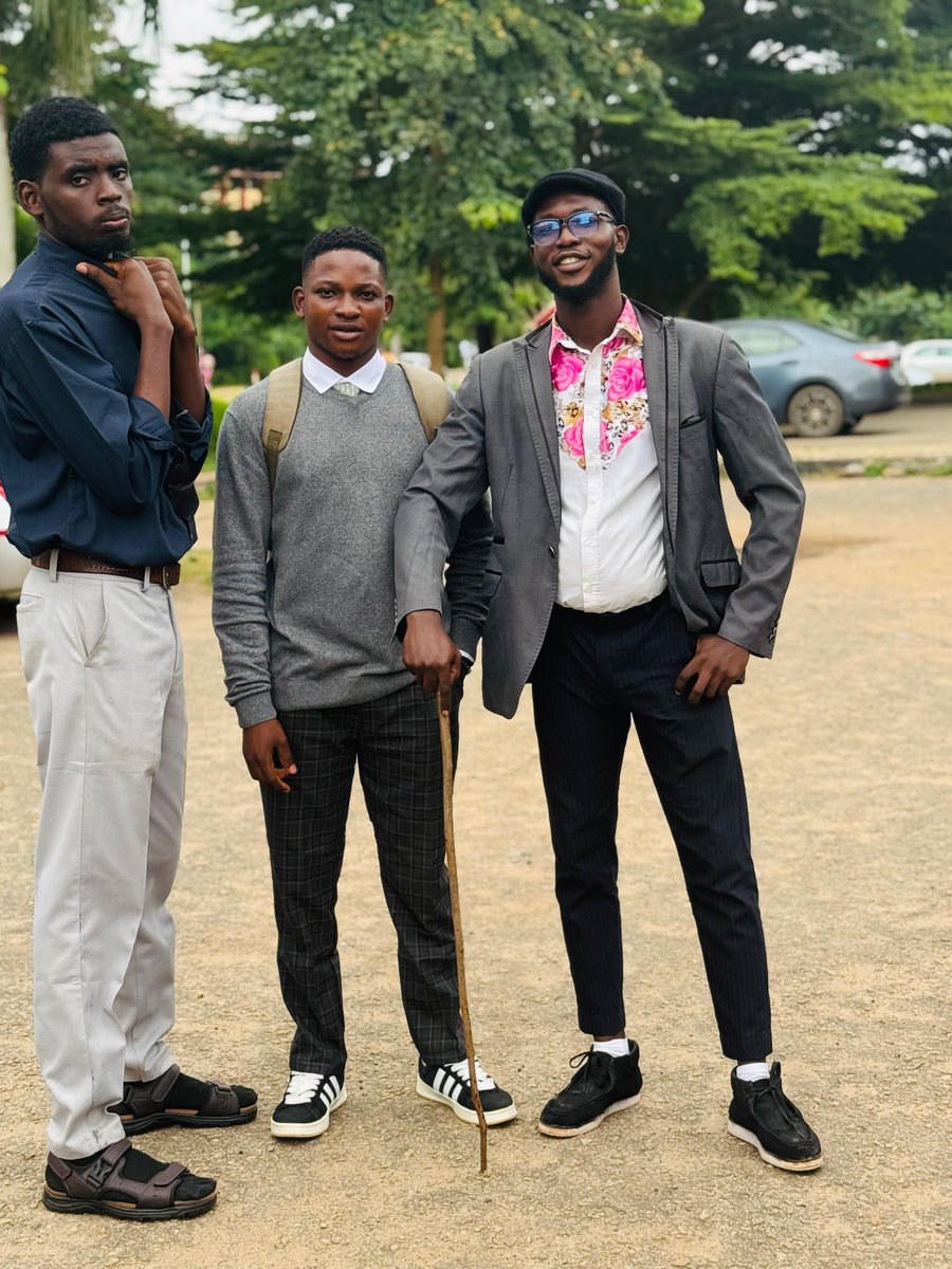Theo_klever's tweet photo. All this guy be making me look short😭😂..
FYB DAY1️⃣.
#BackToSchool
#Headboy #FUTAXXIV #VicimusWeek #FutaClass24 #Vicimus
# WeAreVicimus
#FutaBro https://t.co/BTBKno7jb9