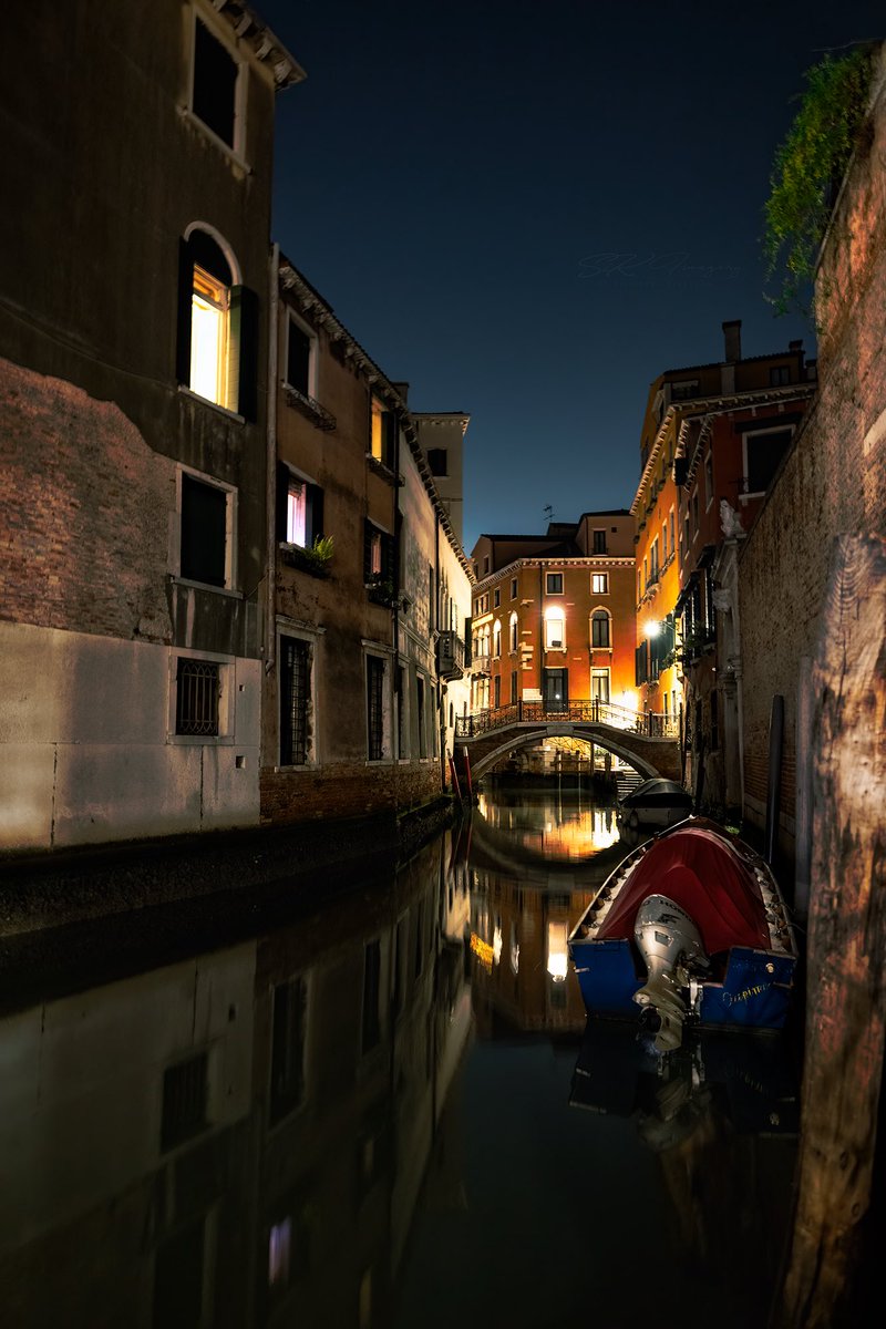 Stepping into the week with #calmness 
QP or share a shot that reflects #calm.
*
I’m excited to be starting on the vlogs from our 5 week trip in Italy. Here’s a shot of  a nice, quiet night in Venice!