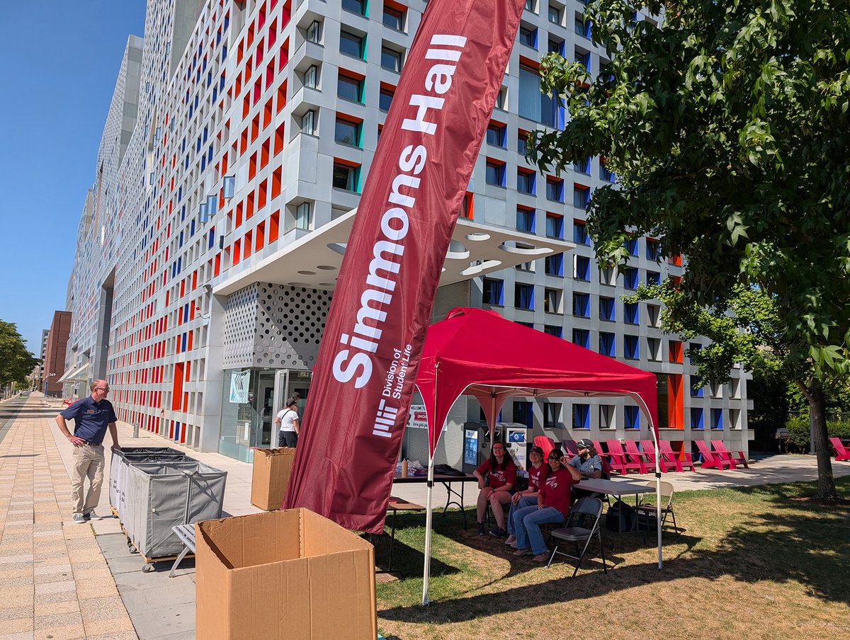 MITstudents's tweet image. Campus is buzzing again as first-year MIT students move into their residence halls and prepare for Orientation this week. Great to see the Class of 2029 on campus!