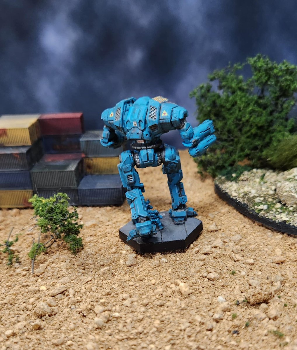 Painted up another #battletech 'mech recently - this time a heavily weathered BWP-1X Ymir in the livery of the 1st Bannson's Raiders - "The Scourge" I might not be as crisp and clean as <a href="/ArclightMinis/">Arclight Miniatures</a> take on the faction but I'm happy with the result!