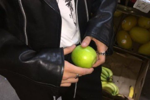 อันนี้มีฟีดพี่คนนั้นปะ😔