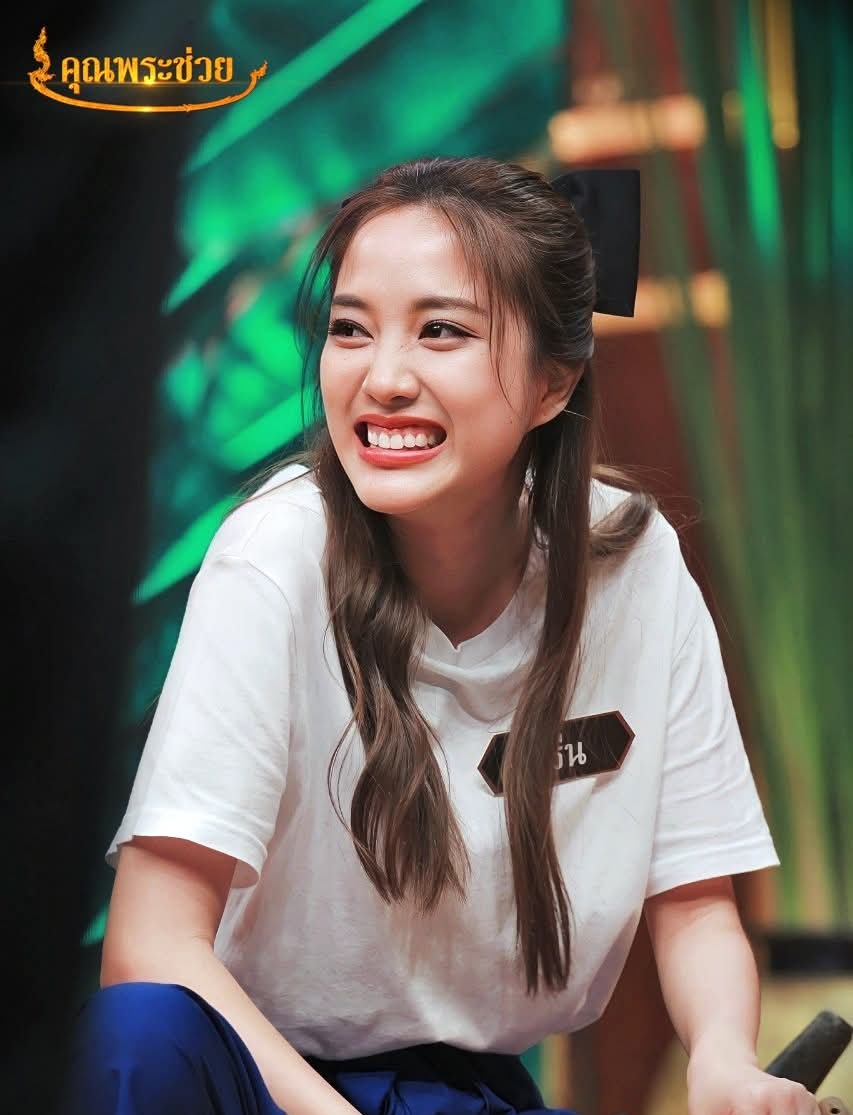 77_tinan's tweet image. Her smile