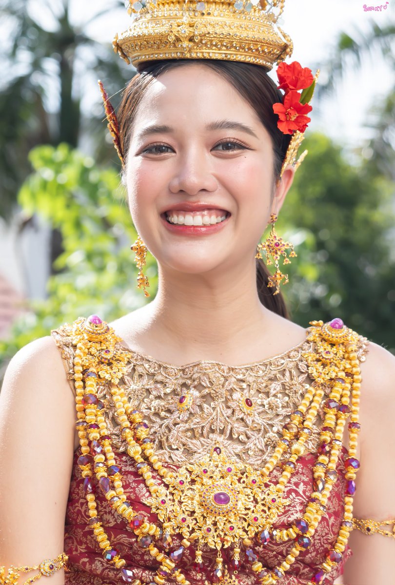 77_tinan's tweet image. Her smile