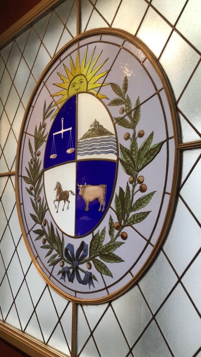 Un reconocimiento para todos los que lucharon y construyeron esta nación. 
200 años de nuestra declaratoria de la Independencia.
Salud pueblo uruguayo!