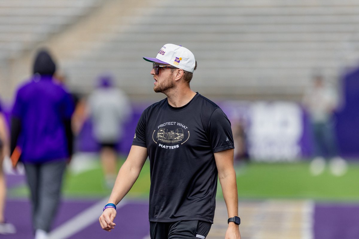 UW_SClapham's tweet photo. Fall Camp ✅
#PurpleReign // #BeatCSU https://t.co/ZzjEja95wE