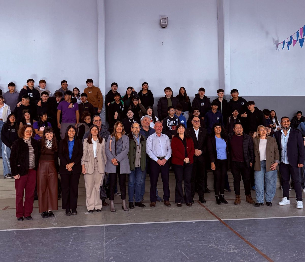 ✅ ¡Estuvimos presentes en la #ExpoUni2025!

Gracias a la Dirección de Juventud de la Municipalidad de Gaiman por la invitacion y el acompañamos a jóvenes en la búsqueda de su futuro académico.