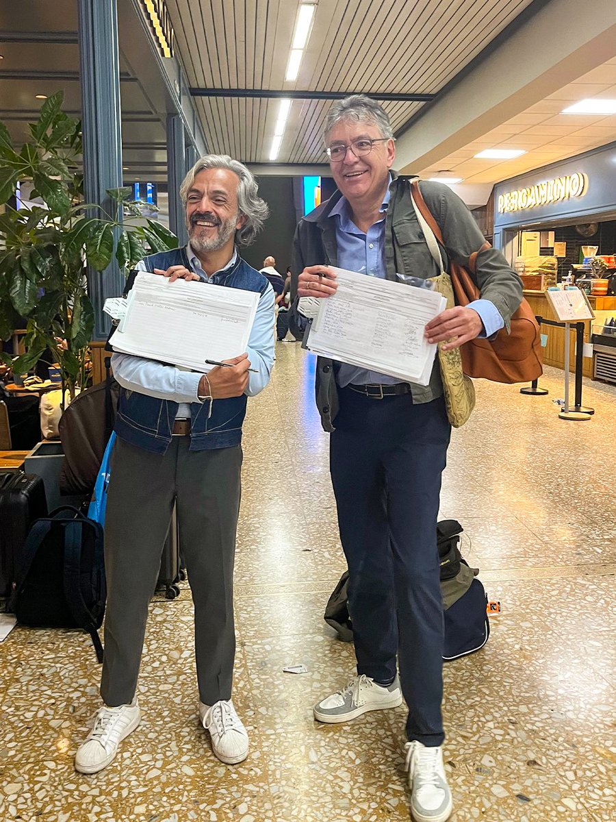 Mauricio Cárdenas S. (@mauriciocard) on Twitter photo Ya firmé por él, él firmó por mí.
El país nos necesita unidos.
¿Nos unimos o qué? <a href="/JDOviedoAr/">Juan Daniel Oviedo</a> Ya firmé por él, él firmó por mí.
El país nos necesita unidos.
¿Nos unimos o qué? <a href="/JDOviedoAr/">Juan Daniel Oviedo</a>
