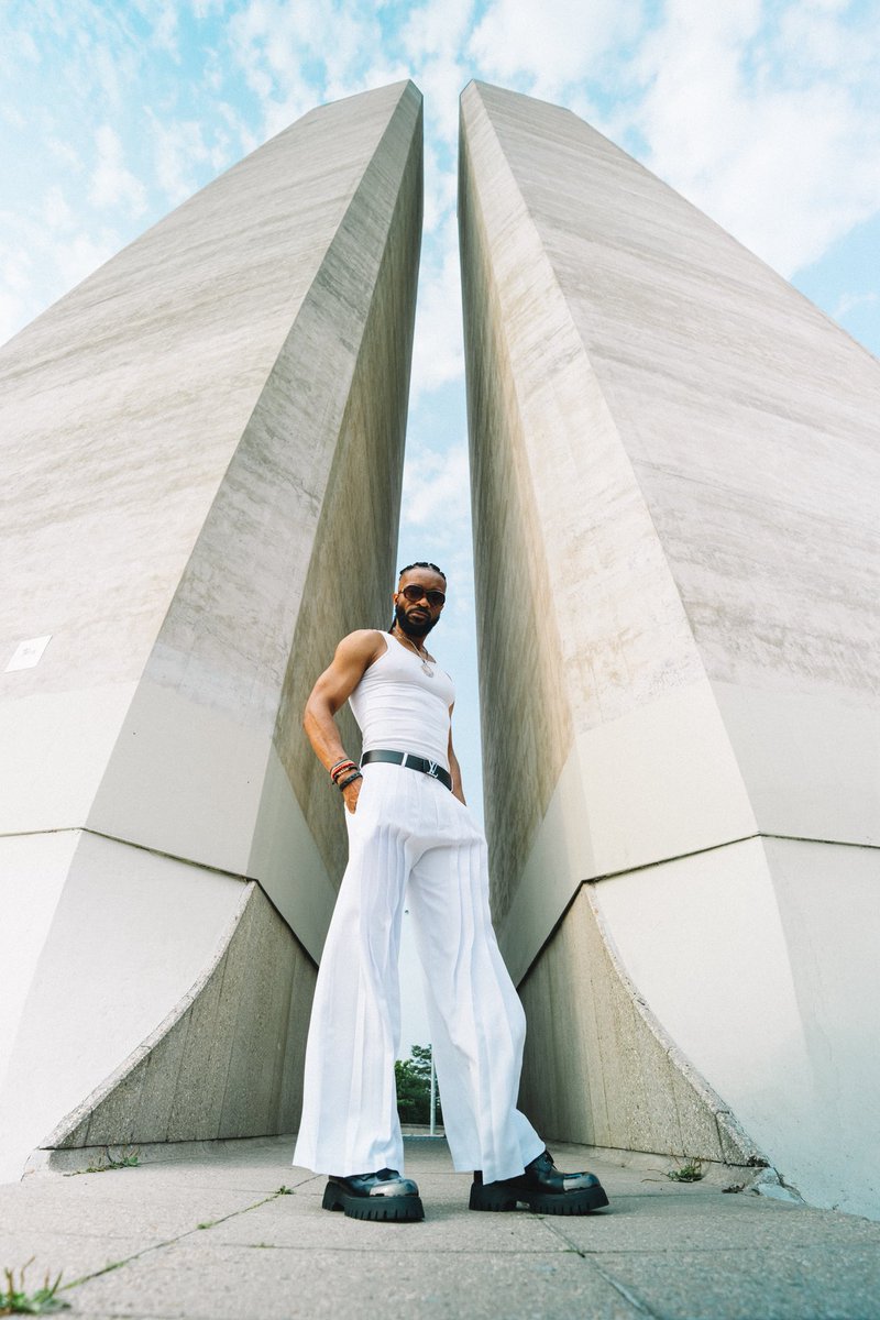 iamjoelegacy's tweet image. Dreams don’t settle — they soar, breaking through clouds,reaching the highest heights. 

#dreams #mondaymotivation #joelegacy #wantuover