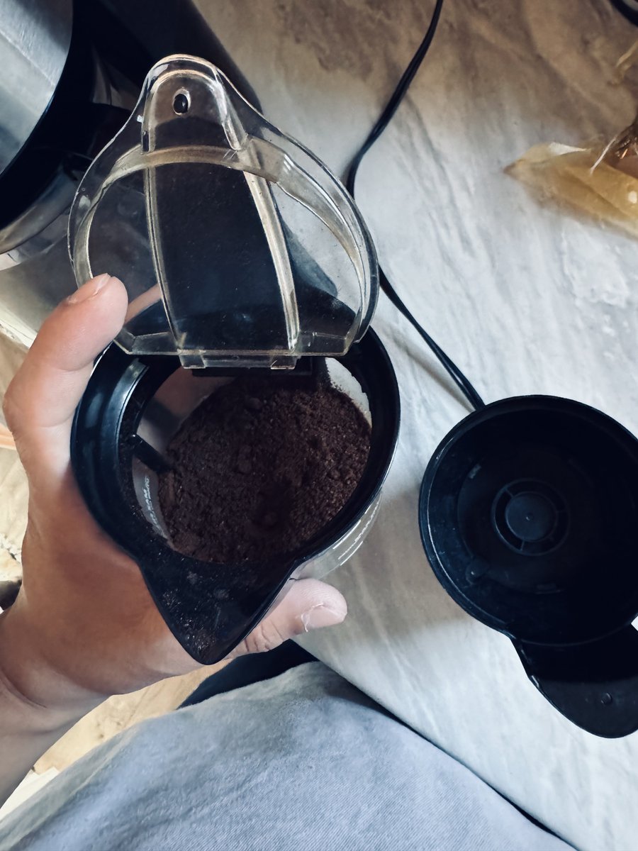 Alfred Tran  (@alfredtran) on Twitter photo Good Morning everyone! grinding coffee beans is the best! love the smell 💯 Good Morning everyone! grinding coffee beans is the best! love the smell 💯