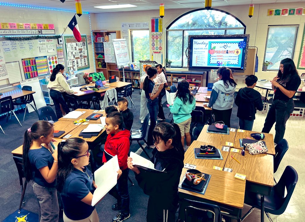 Meadowbrook Elementary School (@meadowbrookfw) on Twitter photo #TeamRenteria seamlessly embedding writing and oracy skills into the morning meeting. Keep up the BEST🤩 work! #Team4thGrade #DL <a href="/FortWorthISD/">Fort Worth Independent School District</a> #TeamRenteria seamlessly embedding writing and oracy skills into the morning meeting. Keep up the BEST🤩 work! #Team4thGrade #DL <a href="/FortWorthISD/">Fort Worth Independent School District</a>