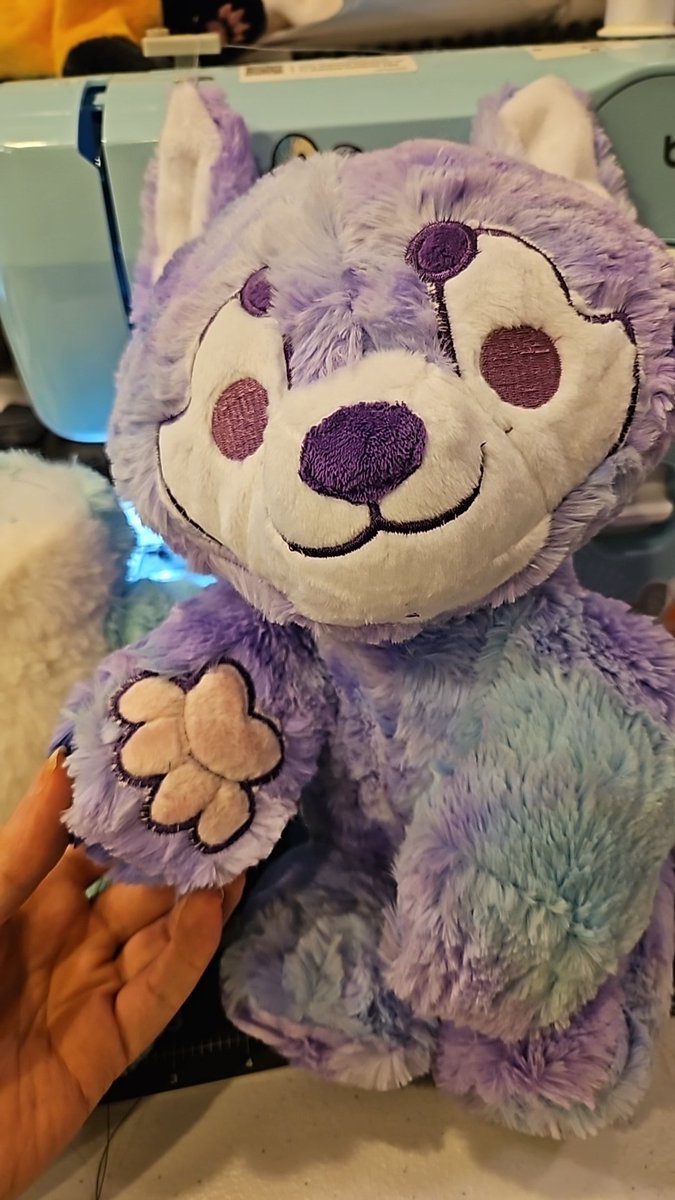 voidedbat's tweet photo. Made them some cute little bandannas and they are ready for #mephitfurmeet
Pattern by make shift wings
Plushies by me <3
#werewolfplush #batstitchinsane #plushmaker #makeshiftwingspattern https://t.co/XncDiLcBhr
