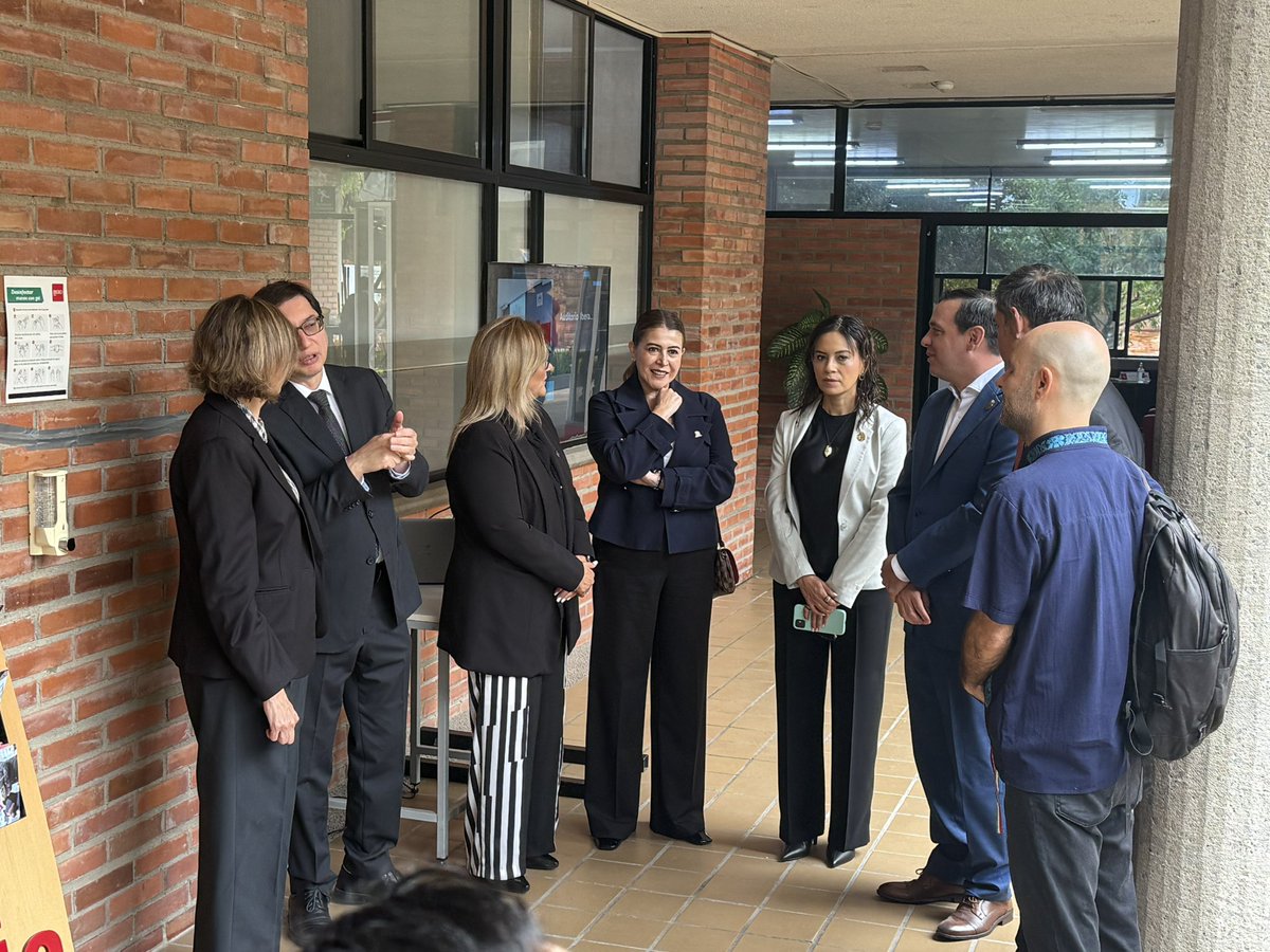 PRODHEG's tweet image. La Procuradora de los Derechos Humanos de Guanajuato @KarlaAlcarazOl1 participa en el lanzamiento del #ReDLab en @IberoLeon, un espacio de diálogo con colectivos, academia y periodistas para abordar el tema de desapariciones.

#EstamosDondeEstásParaDefenderte